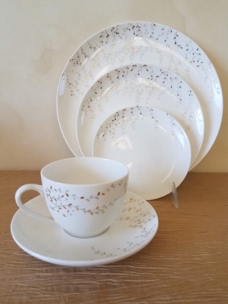 Jasmine Coupe China in Silver or Gold